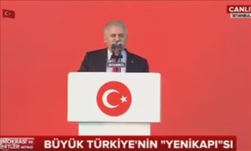 Ministerpräsident Yıldırım sprach in Yenikapı das Volk an.